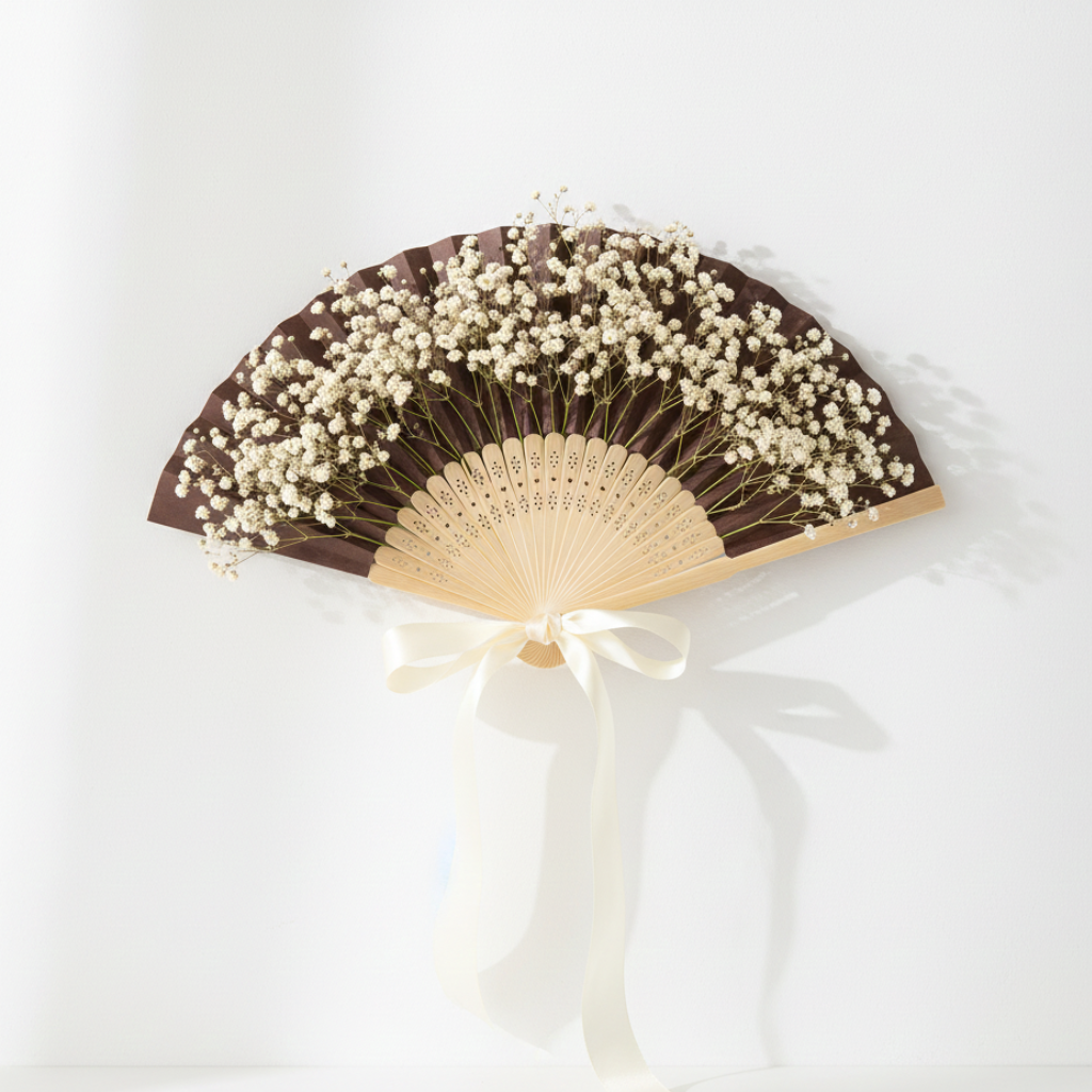 Vějíř papírový – hnědý 21 × 36 cm, přírodní dekorace pro boho aranžmá